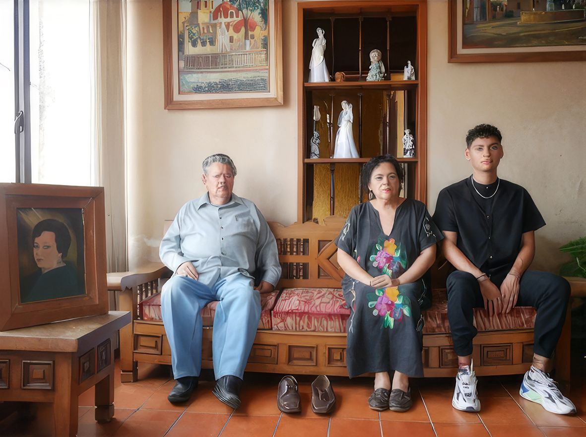 Fabiola Rayas Chávez, “Familia Ortiz Ruiz”, de la serie  Caminar el cuerpo desparecido, 2016. © Cortesía de la artista. 